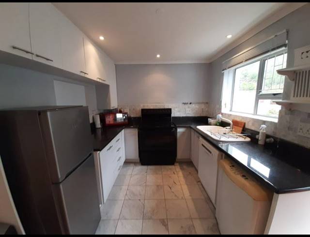 1 BEDROOM PROPERTY TO RENT IN SIMONS TOWN CENTRAL
